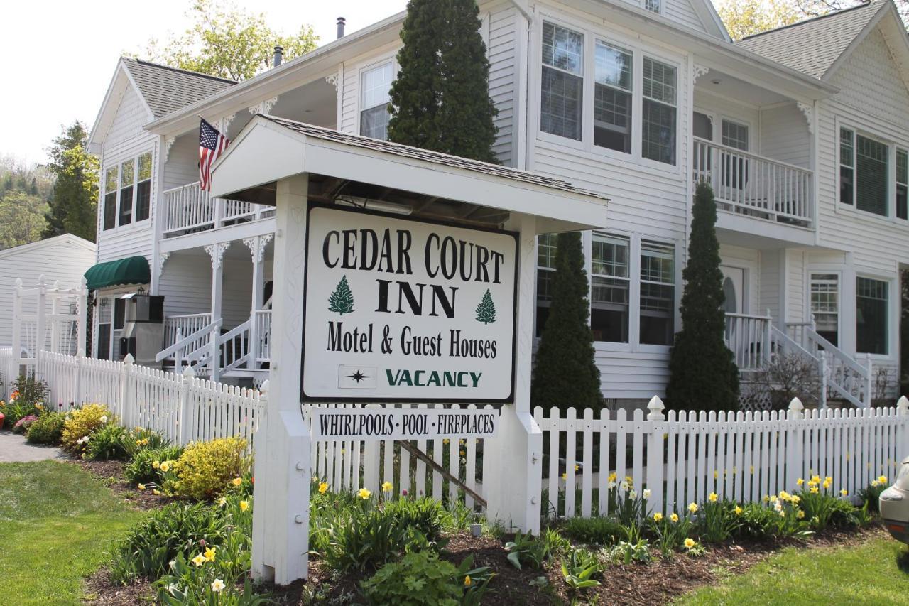 Cedar Court Inn Fish Creek Exteriör bild